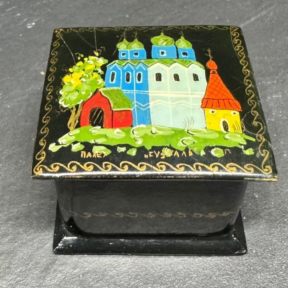 Russian Lacquer Trinket Box Hand Painted Palekh Style Village Scene Black Red